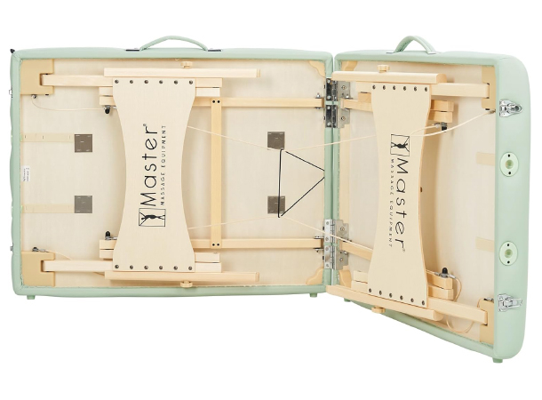 Auto-lock leg system for quick and easy table setup.