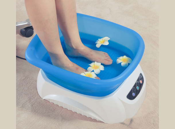 Electric pedicure tub with foot massage and heat