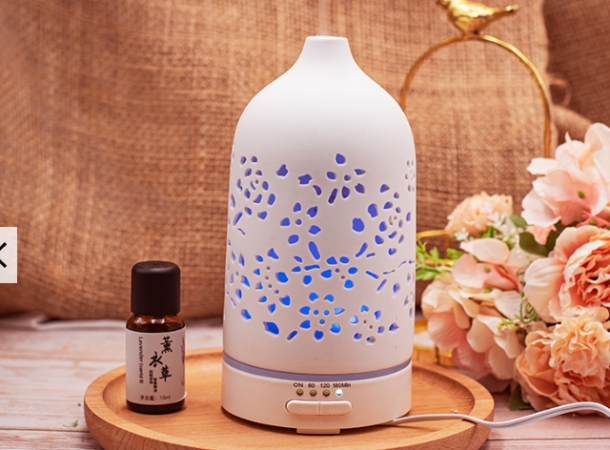 Elegant ceramic oil diffuser for hotels and offices in GCC.