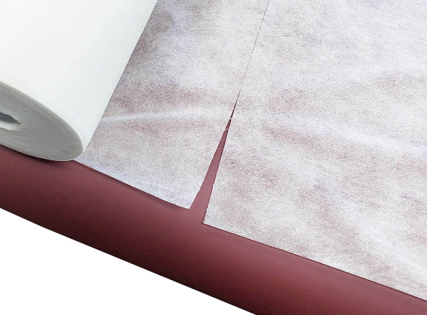 Lightweight non-fitted non-woven fabric bed roll