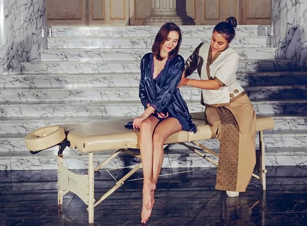 Master Massage Table Adjustable Headrest